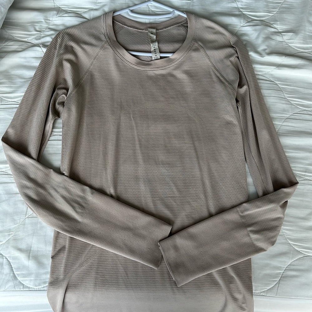 Lululemon pink long sleeve top full length